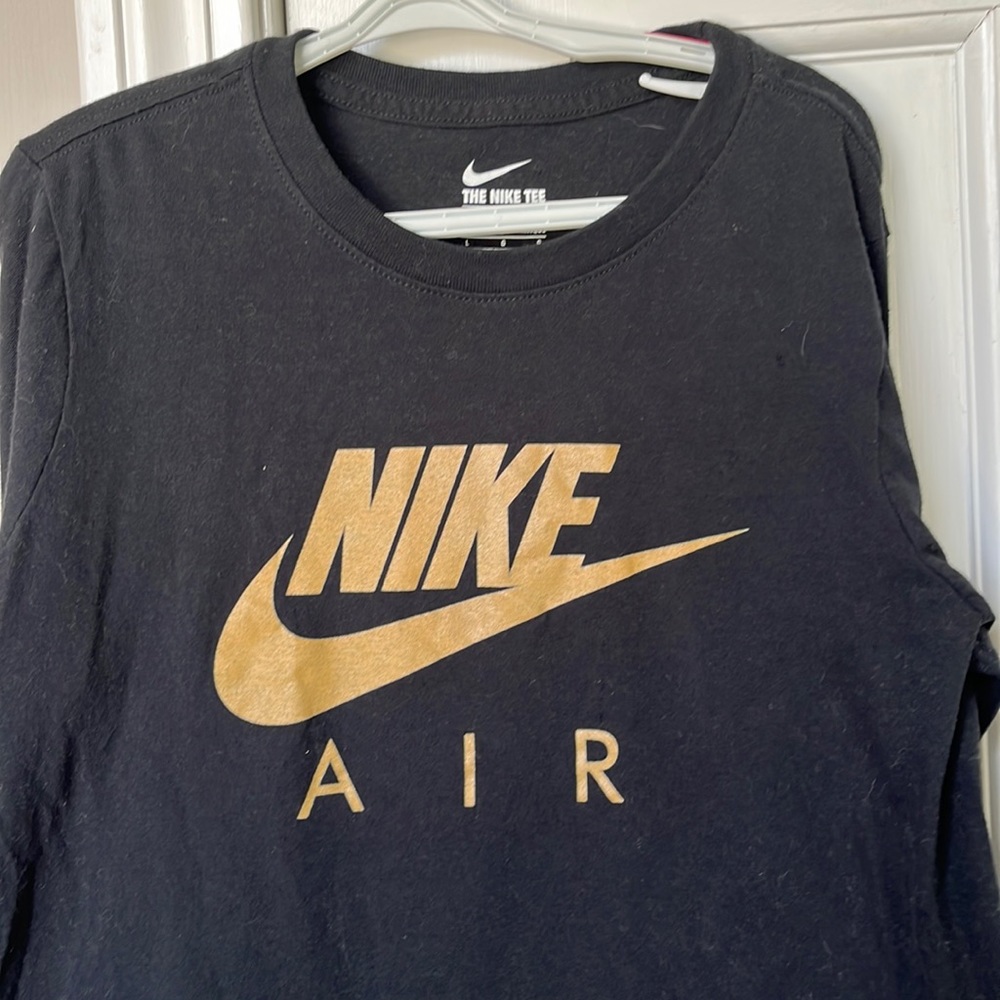 Nike long sleeve(a few dark spots) boys large